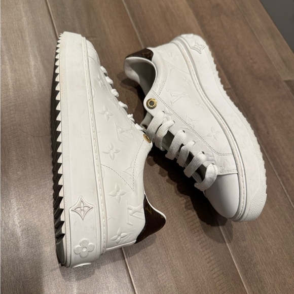 Louis Vuitton White Sneakers. Authentic - Picture 3 of 8